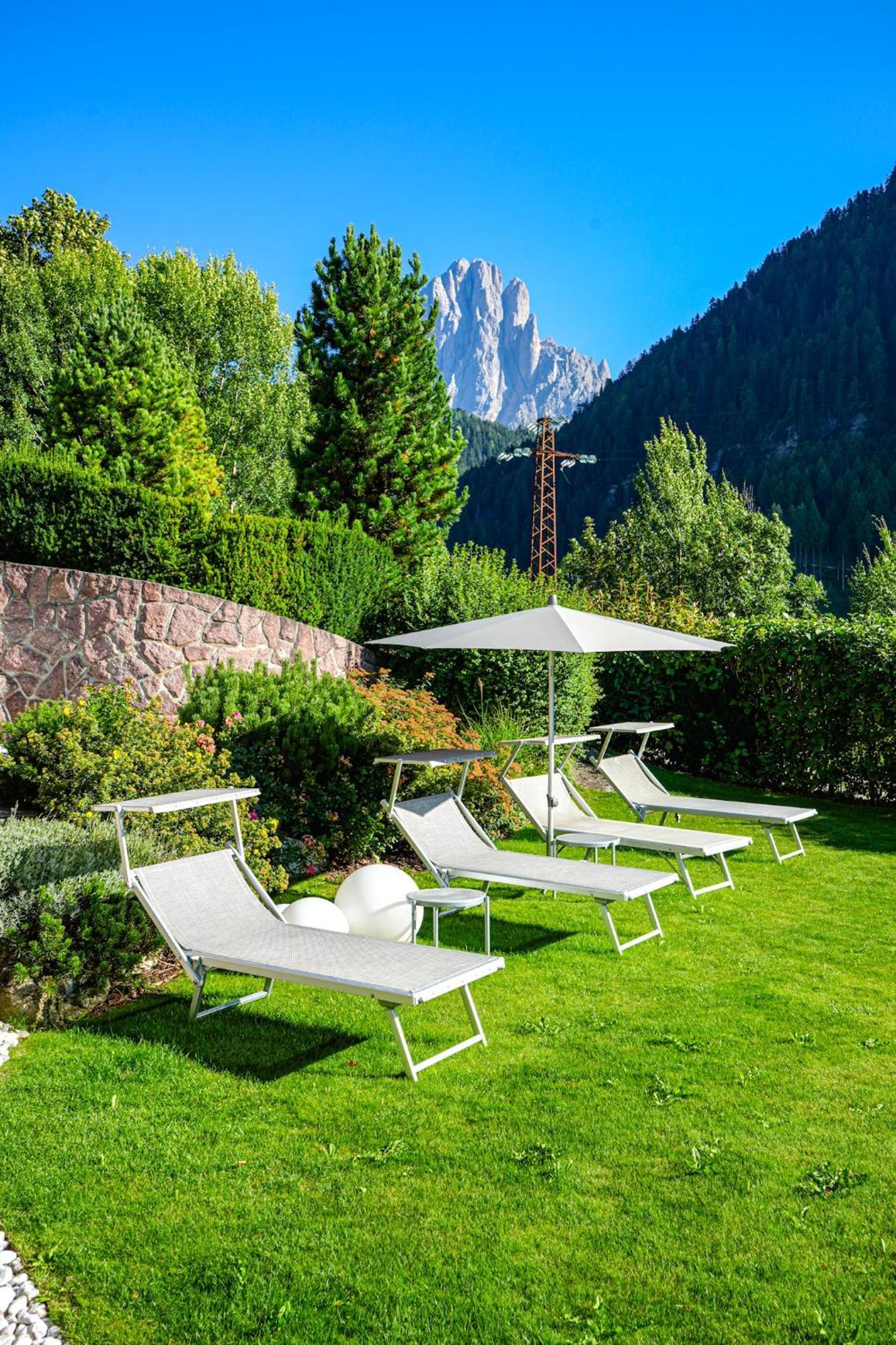 B&B Hotel Mirabel Ortisei Eksteriør billede