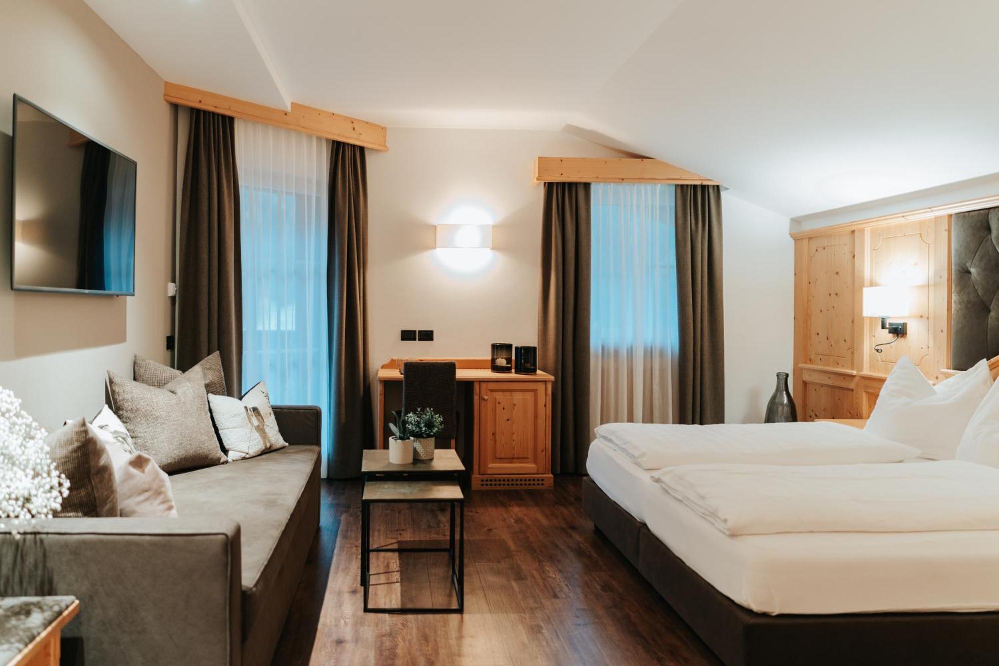 B&B Hotel Mirabel Ortisei Værelse billede